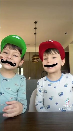 Aiden & Daniel turn into Luigi and Mario 😆
