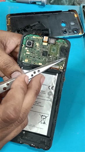 খোঁচা দিয়ে মোবাইলের EMMC তুলে ফেলছি📲😃 #tech #tacnology #mobilerepairing #foryou