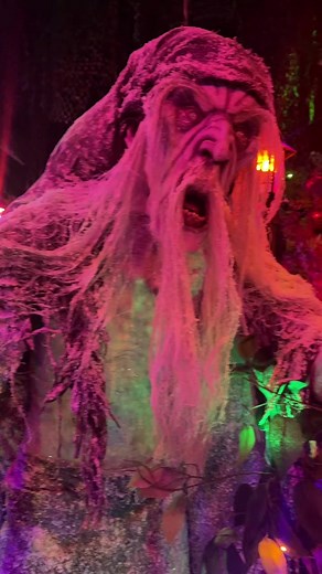 We hope everyone is getting excited for the FRIGHT before Christmas haunt! December 17th, 7pm-9pm! Make sure to grab your tickets! 👻🎅 #13thhourhauntedhouse #christmashauntedhouse #hauntedhouse