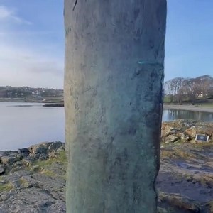 1K views · 54 reactions | Sverd i fjell (Swords in Rock), symbolising peace, unity and freedom. ⚔️ It is a prominent monument created be the Norwegian sculptor Fritz Røed, in commemoration of the Battle of Hafrsfjord in 872, when the Viking King Harald Hårfagre unified Norway for the first time under one crown.   Naturlene | Norse Spirit | Facebook