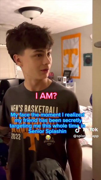 The moment he looked into the camera he realized 😂 @Landon ®️ #seniorsplashin #splashinapp #splashin