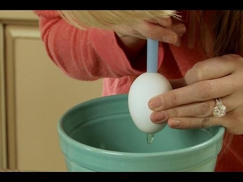 How to Blow Out An Egg - Let's Craft with ModernMom