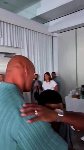 Dwayne Johnson: Papá está aquí para mi hijo