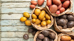 Le patate non sono tutte uguali: varietà, colori e usi in cucina