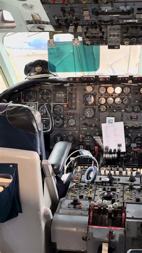 Step inside the Super VC10 cockpit at Duxford! 🎛️✈️