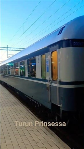 Turun Prinsessa vetää perinnejunaa. Järvenpää 27.9.2025