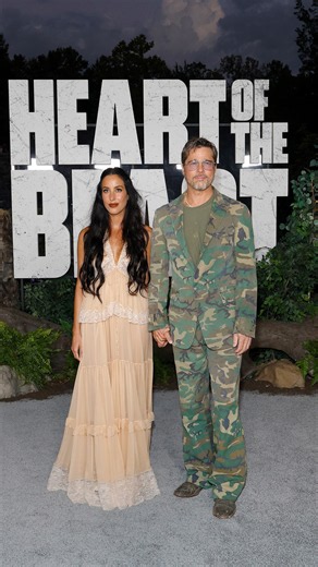 #BradPitt in mimetica alla première di #HeartOfTheBeast, in compagnia di #InesdeRamon