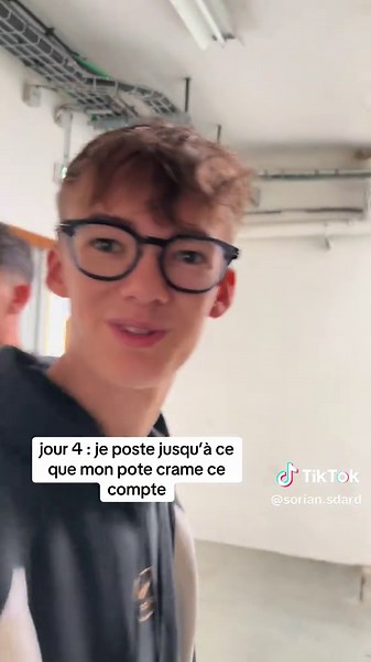 tu dors toujours avec une poule ??#pote #drole #prt #dorien #sorian