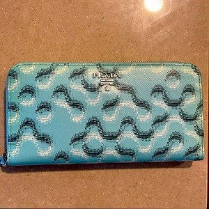 Prada Portafoglio Lampo large wallet in saffiano print