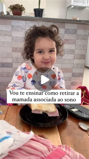 Bruna Jovino | Desmame on Instagram: "✨Vou te ensinar agora como retirar a mamada da soneca e como retirar a mamada de antes de domir. - Já salva esse vídeo para não perder o passo a passo Para retirar essas mamadas você já deve ter limitado a livre demanda durante o dia para apenas 3 mamadas, e já ter conseguido fazer o desmame da madrugada. 👉🏻Mamada da soneca ✨Retirar uma mamada que acontece no meio da tarde ou da manhã, deve envolver mudanças de rotina. Você precisa estimular que a criança
