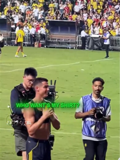 Ronaldo Made His Fan Rice.🤑