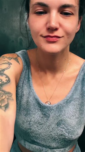 I love this cozy night clothes set 😍 I need 99 more—in every color 🤪