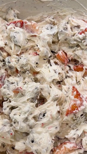 It's Like Candy – Strawberry Pretzel Salad 🍓