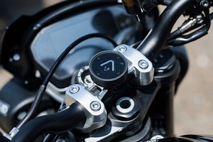 Beeline Moto readout - moto navigation made simple - paultan.org