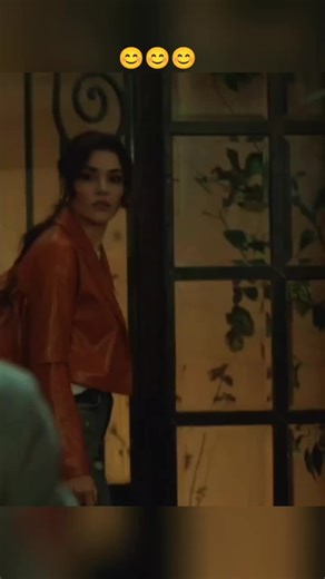 Explore the Charm of Turkish Actress Hande Erçel