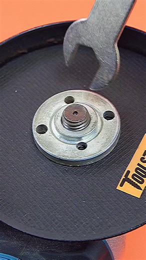 3.9K views | How to loose stuck angle grinder without wrench | Adrian & Avery | Facebook