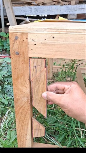 Install the table support elbows #wood #shortsvideo