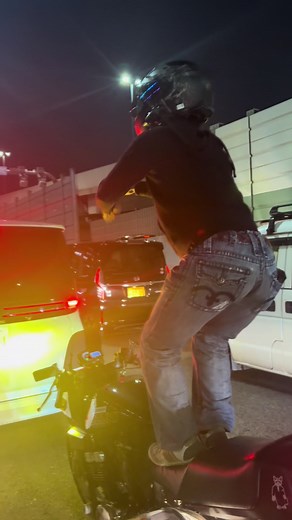 渋滞中のGSX400Sとバンディット250の瞬間