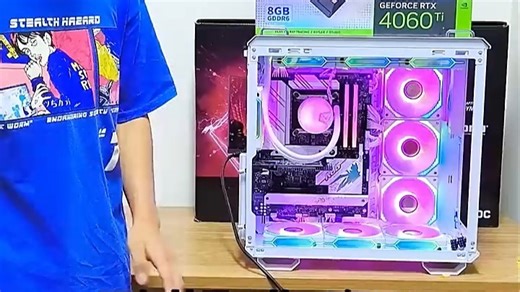 出色的微型主机，小巧便携，性能强劲，轻松应对办公与娱乐需求，安静散热，低功耗更环保，即插即用，畅享高效生活体验。