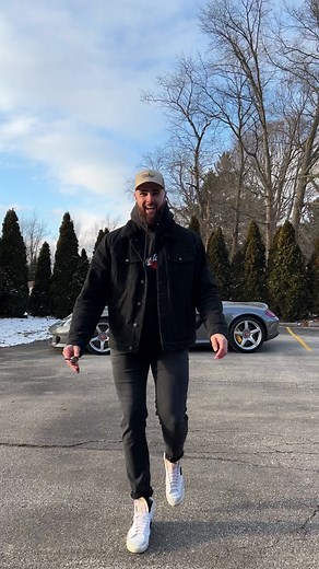 Exploring the Luxurious 2005 Porsche Carrera GT