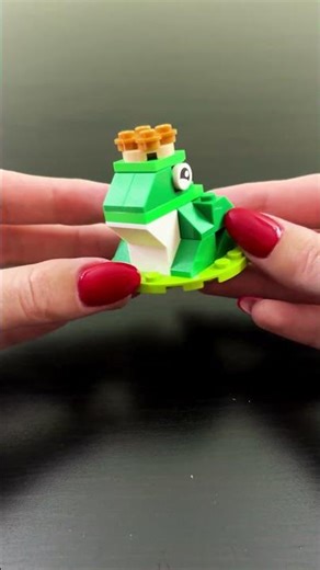BUILDING LEGO GREEN FROG (11717) SET