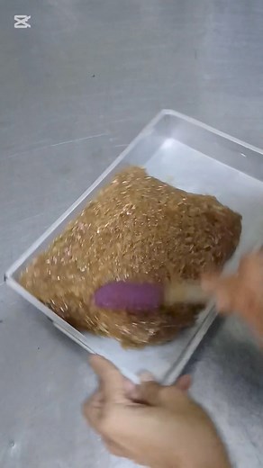 #ข้าวเหนียวแดง #ข้าวเหนียวแก้ว ทำไงให้อร่อย สูตร 1.ข้าวเหนียวเขี้ยวงู 500 กรัม 2. น้ำตาลมะพร้าว 250 กรัม 3. น้ำตาลทรายแดง หรือ น้ำตาลอ้อย 50 กรัม 4. กะทิ 200 กรัม 5. เกลือ 1 ช้อนชา 6. งาขาวคั่วไว้โรยหน้าขนม | ครูกุ้งสอนทำขนม และนวดหน้าเรียว