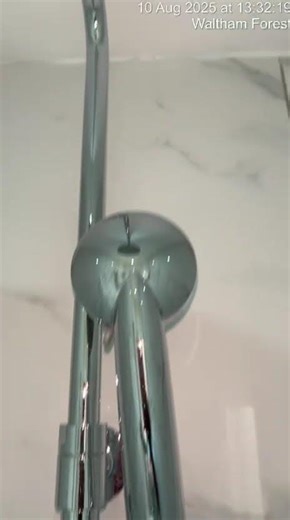 KE - Check-In - Shower room shower cubicle walk-through