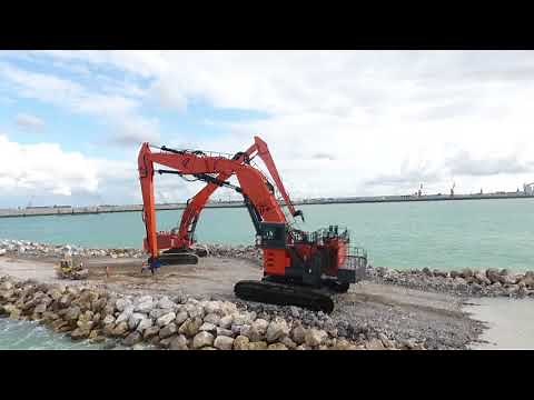 Hitachi EX1900 Triple