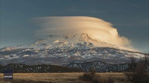 1.3K views · 63 reactions | Those within sight of California's Mount Shasta last weekend were treated to quite a show as thin layers of clouds pancaked on top of each other to make, in essence, a floating cap. https://bit.ly/3Hww6zu | FOX Weather | Facebook