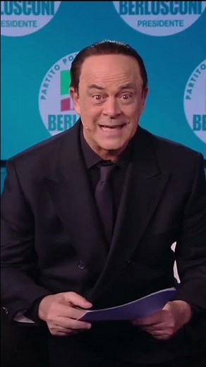 #crozza #berlusconi deve leggere proprio tutto? 😂 #fratellidicrozza #comedy #shorts #short
