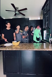 Piénsalo Bien - Bossa Club Seguimos perdidos en Hermosillo sin dinero y sin rumbo esperando que lleguen pronto los shows a rescatarnos de hacer este tipo de pendejadas, los amamos. | Lola Club