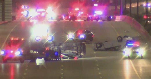 Crash on US-75 in Dallas causes 2 cars to flip over