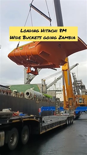 Today we are loading the buckets onto three low bed trailers, where are you watching us from? #SafetyFirst # CrossBorderDriving #RoadTrip | Traffic Updates