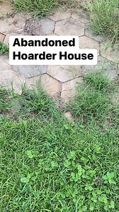 Exploring an amazing abandoned home that once belonged to a hoarder #hoarding #hoarderhouse #abandonedsoutheast #abandonedhouse #desertedplaces #historichomes #oldhouse #spookyseason #spooky #Halloween #strangerthings #halloweendecor #cobwebs #architecture | Abandoned Southeast