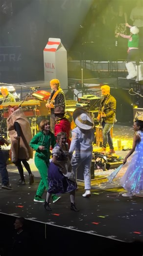 Happy new year from the freezer… @phish - “Tweezer” New Year’s gag - @thegarden - 12/31/25 #itsicecream #newyearseve #stepintothefreezer | Live For Live Music