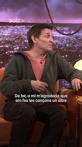 🔈 Albert Pla: "Estic esperant que s'inventin ja la intel·ligència artificial perquè la intel·ligència humana no es pot aguantar". 💻 L'artista opina sobre les cançons creades amb IA. ❌ #Collapse3Cat | 3Cat