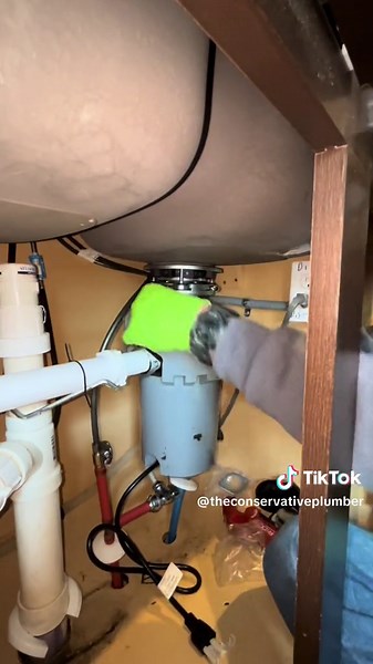 @FRIGIDAIRE Garbage Disposal Install #plumbing #plumber #plumbinglife #plumberlife #plumbersoftiktok #kitchen #kitchenhacks #kitchengadgets #kitchensink #garbagedisposal #frigidaire #plumbingrepair #plumbingtok #diy #fyp #foryou #serviceplumber #theconservativeplumber