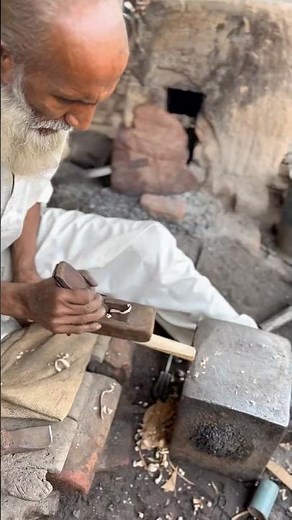 Crafting an Axe Handle from Scratch | Handcrafted Woodworking Mastery"