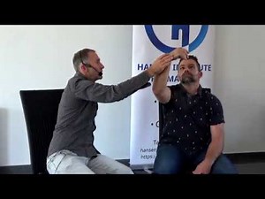 Hypnosis: rapid induction by pattern breaking, demonstration