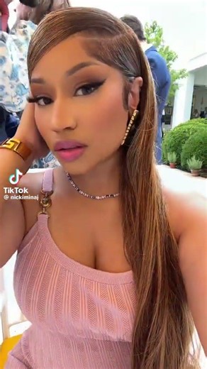 Nicki Minaj looks stunning at the White House newly shared video💗🇺🇸😝 #nickiminaj #whitehouse