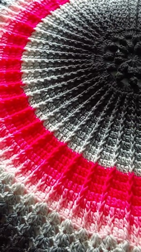 Gradient Glow Ombre Round Crochet Blanket Pattern