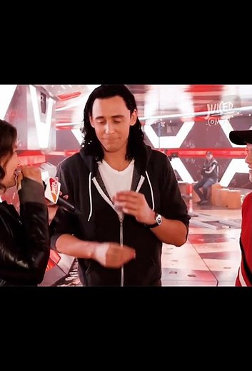 Tom Hiddleston ✨Dancing✨ 💚