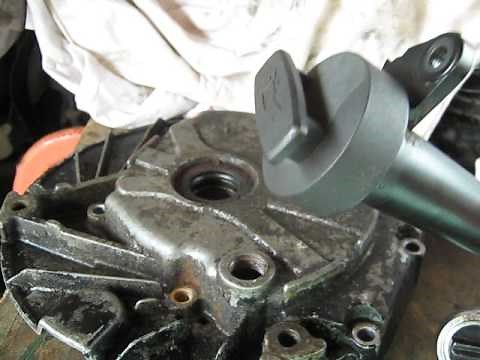 Briggs & Stratton lawnmower engine oil change...tool for Briggs & Stratton oil change