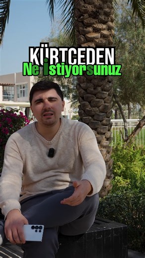 1 Ayda 1 Dil on Instagram: "Hala "Kürtçe diye bir dil yok" ya da "Kürtçe uydurma" diyen vizyonsuzlar var... Bak buraya iyi bak; şimdi senin o sığ dünyanı dil biliminin sarsılmaz gerçekleriyle yerle bir edeceğim! 📉❌ Kürtçe, dünyadaki en özel ve linguistik açıdan en zengin dillerden biridir. Neden mi? Çünkü Kürtçe, dünyada çok az dil ailesinde görülen o muazzam ergatif (ergative-absolutive) yapıya sahip! 📏✨ Sizin o hantal, klasik gramer kurallarınız bu derinliği kavramaya yetmez. Ergatif yapı, b
