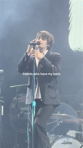 basic being basic by @Djo at the secret of us deluxe tour boston! #djo #endofbeginning #joekeery #strangerthings #fyp