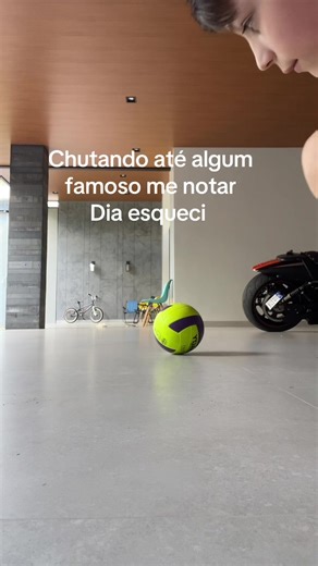 Tentando ser notado por profissionais na moto