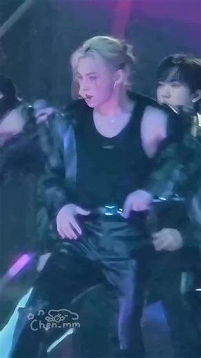 𝕊𝕋𝔸𝕐 | Stray Kids Felix on Instagram: "Felix absolutely devoured this choreo! He hit every single beat, adding his own flair and his expressions are mesmerising. Our main dancer! 🔥🔥🔥 It's such a shame tha the camera spent too much time panning out and focussing on the crowds. If it it weren’t for these fancams, we wouldn’t have seen how insanely good this stage was 😭 cr _chen_mm on threads #felix #leefelix #felixlee #yongbok #skz #straykids #straykidsfelix #felixstraykids #Yonglixx #feli