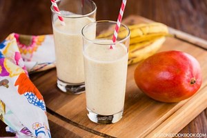 Mango Coconut Smoothie (Video)
