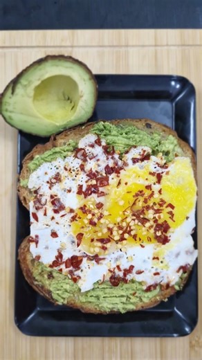 Chillly Bites on Instagram: "Avocado Egg Toast | Simple Healthy Breakfast . . . . #avacodo#avacodotoast#eggrecipes#breakfast#simplerecipes#keralafood#bangalorefoodies#bangalore#bread#breadtoast#healthyfood#healthybreakfast_ #avacados"