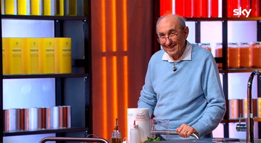 MasterChef, Luciano commuove i giudici a 92 anni: «Cucino da quando mia moglie non ce l'ha più fatta» VIDEO